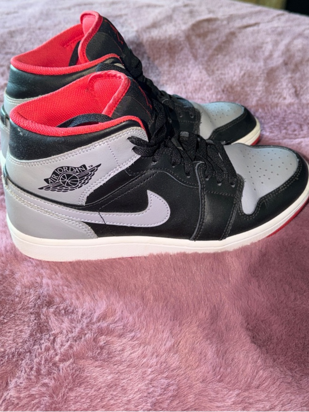 Sz 9 Like New - Nike Retro Air Jordan 1 Mid Black/Grey with Red Lining